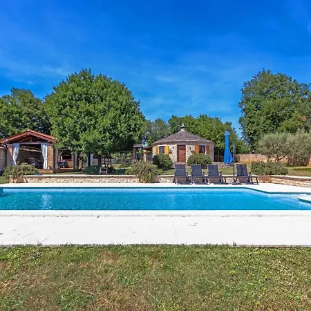 Kazun Casa de Férias